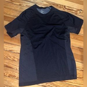 Men’s Fabletics Black Workout Short Sleeve Shirt